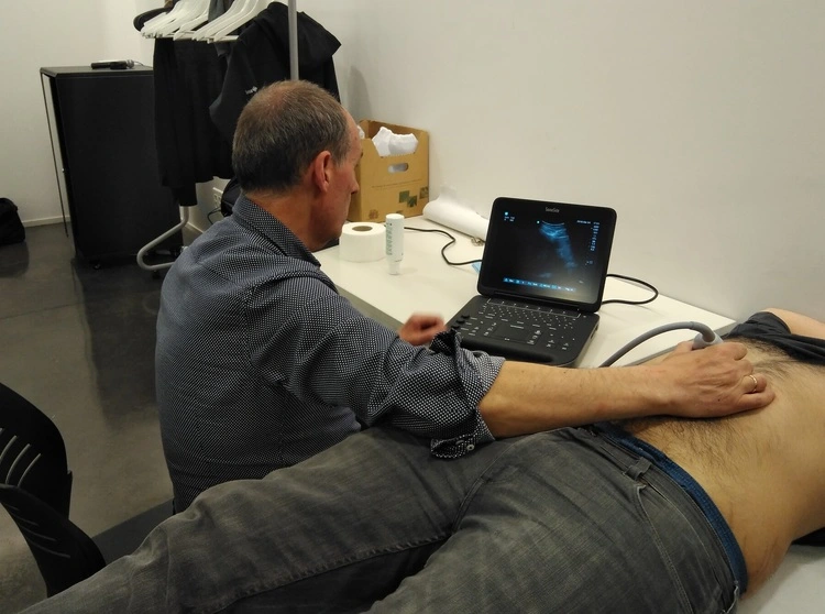 Dr. Pere Guirado using a Sonosite Edge II blog post